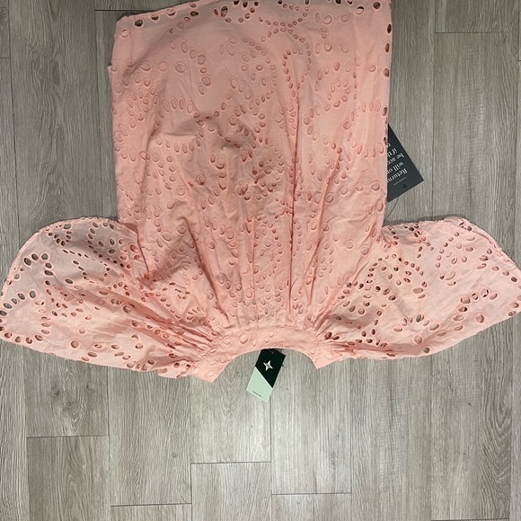 Tuckernuck Pink Eyelet Finley Flutter Sleeve Top Medium NWT - Picture 10 of 11